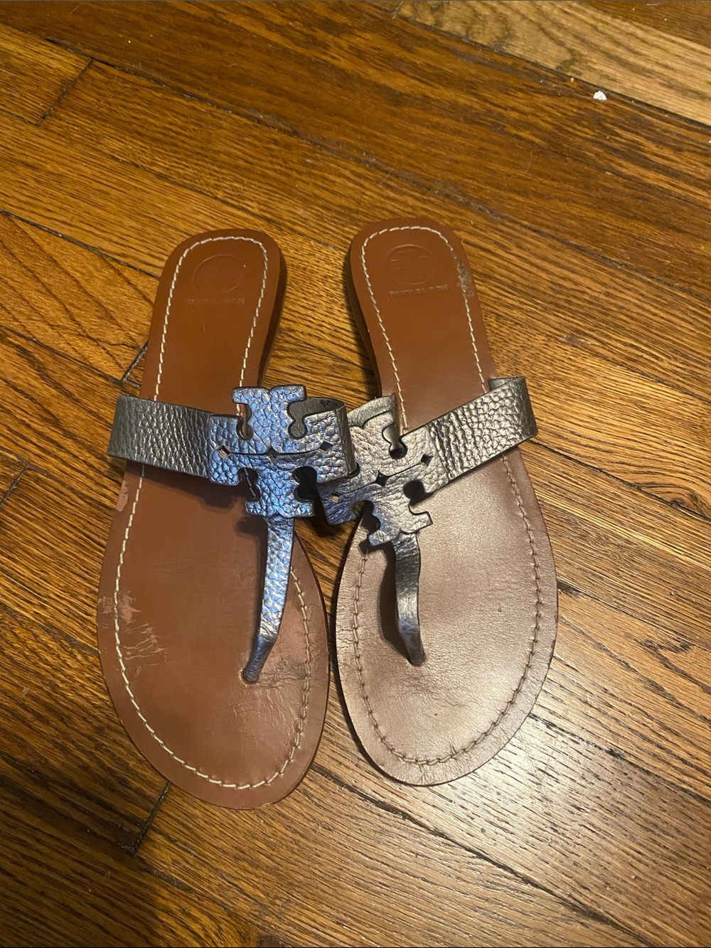 Tory Burch Metallic Silver Black Leather Logo Thong Sandals